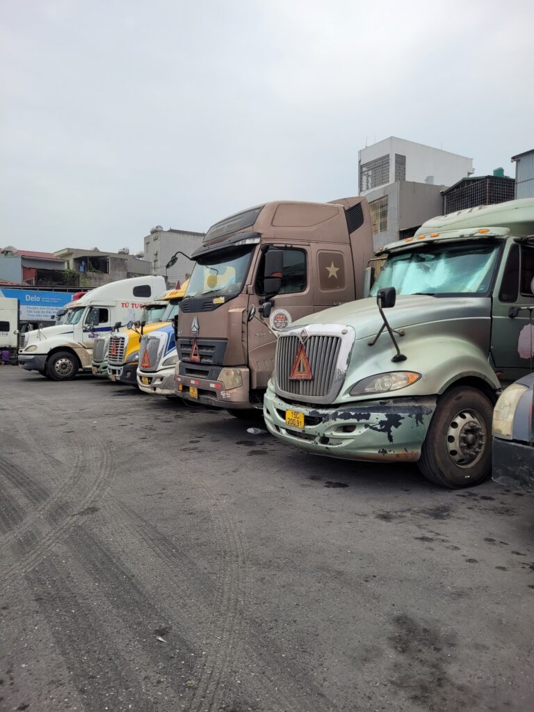 Lắp đặt camera hành trình 4 mắt cho xe tải