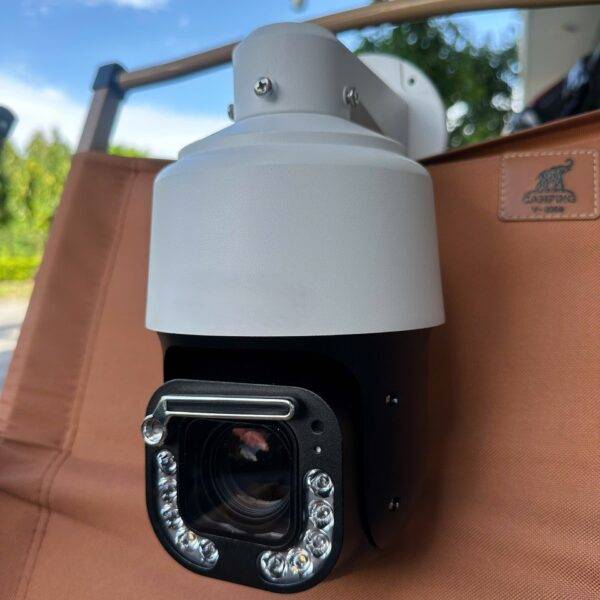 Camera PTZ zoom quang 33x có cần gạt nước, kết nối mạng LAN, sử dụng độc lập hoặc qua đầu ghi